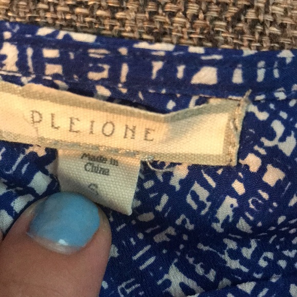 PLEIONE Striped Sleeveless Button Down Blouse. - Picture 5 of 6